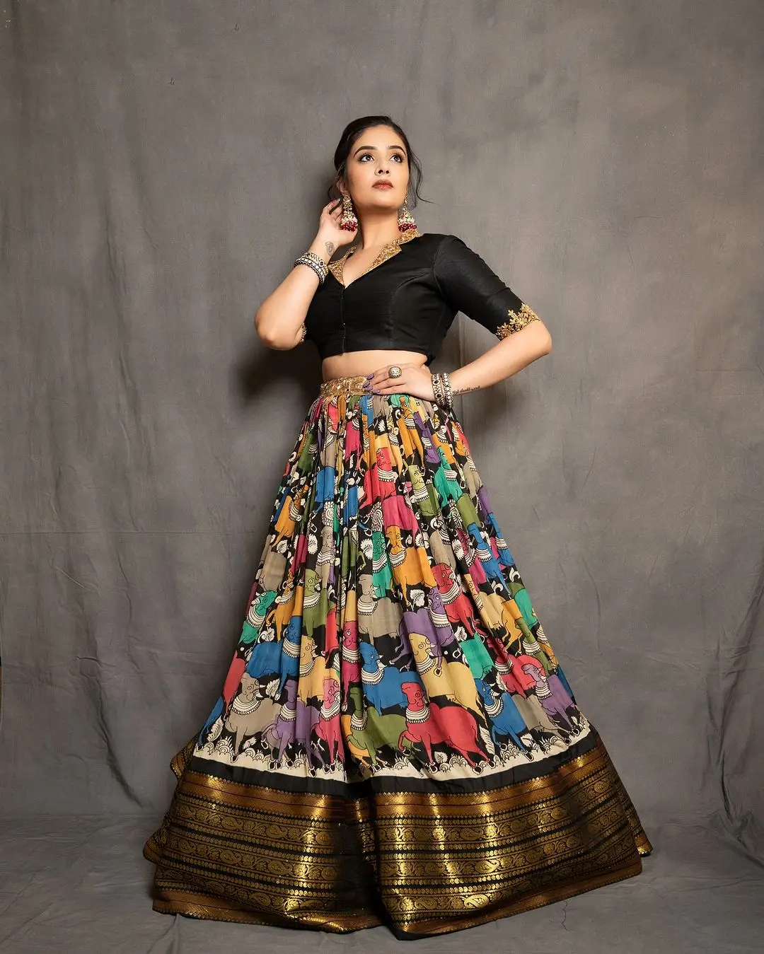 Maa TV Anchor Sreemukhi in Black Lehenga Choli